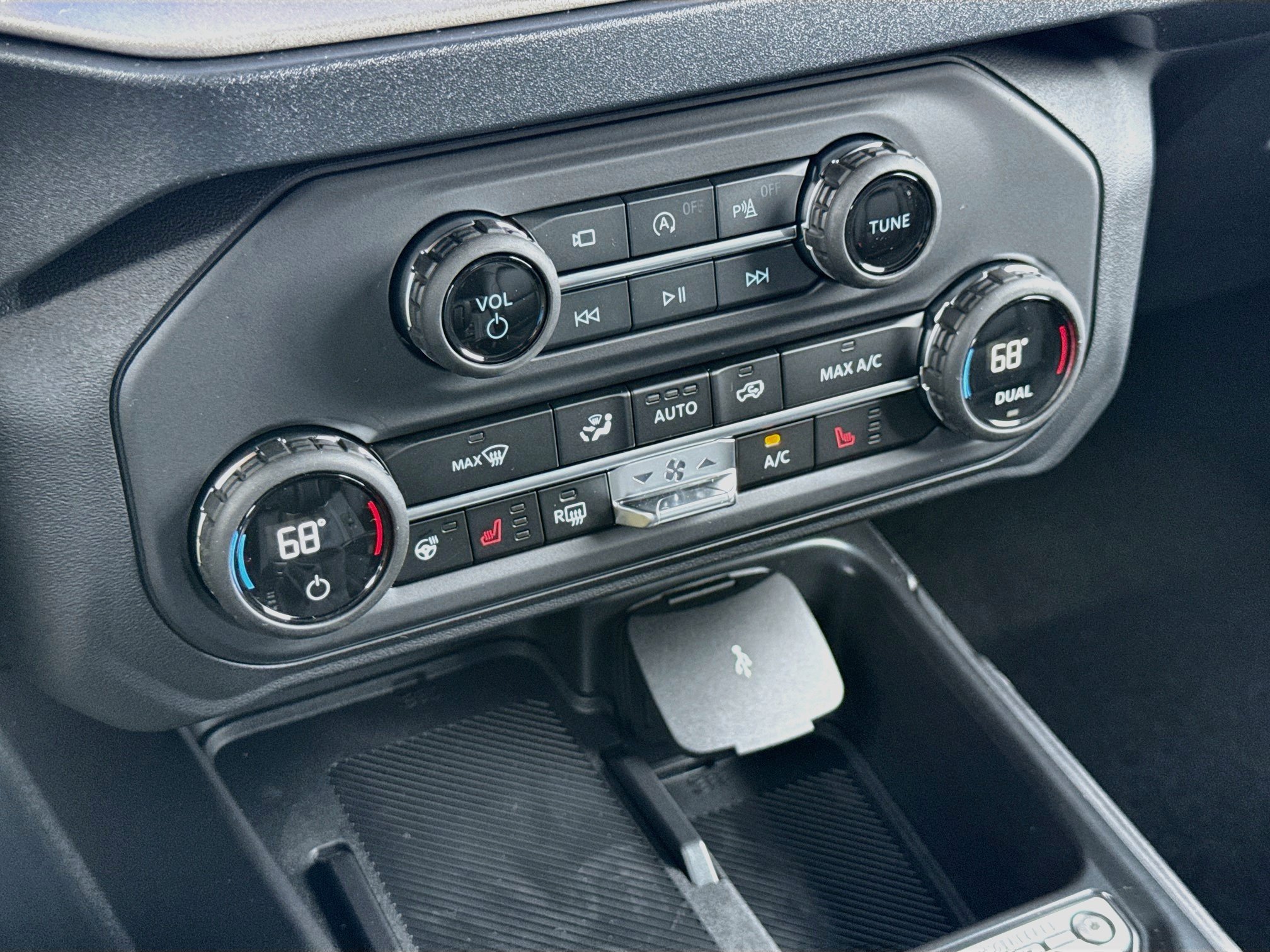 New 2026 Ford Bronco Outer Banks AWD/4WD image 13