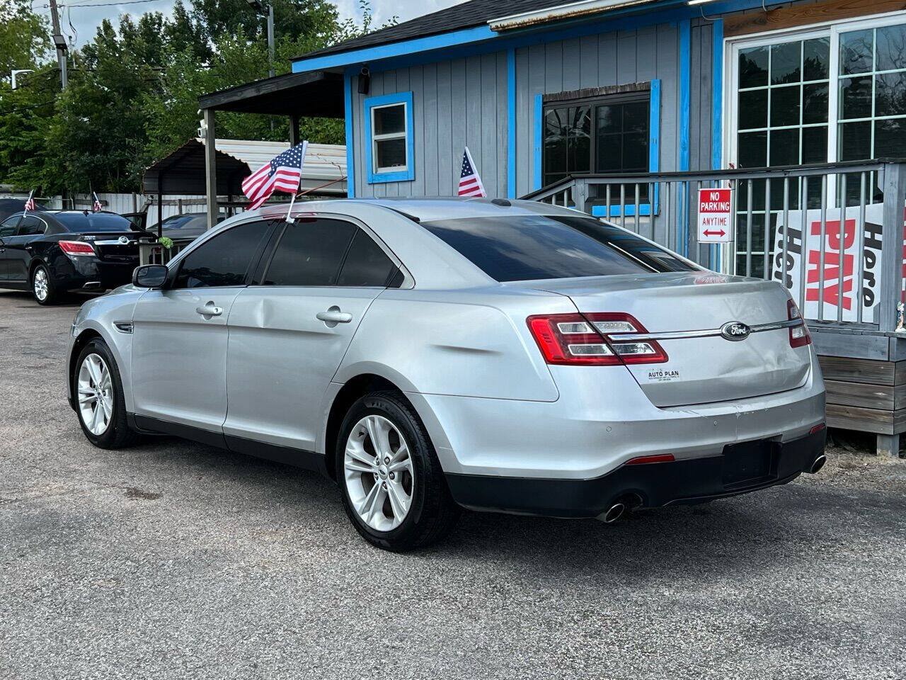 Used 2014 Ford Taurus SEL FWD image 8