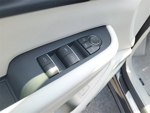 New 2026 Buick Enclave Avenir w/ Super Cruise Package image 9