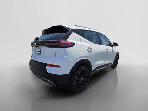 Used 2023 Chevrolet Bolt EUV Premier w/ Sun & Sound Package FWD image 5