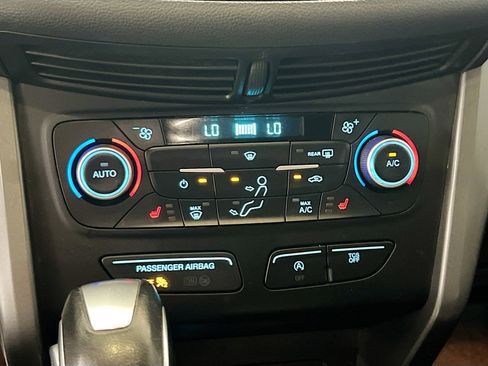 Used 2018 Ford Escape SEL image 12