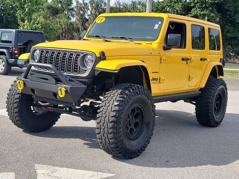 Certified 2019 Jeep Wrangler Unlimited Sahara AWD/4WD image 2