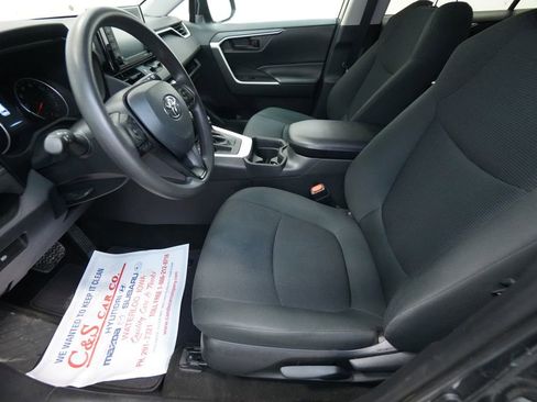 Used 2020 Toyota RAV4 LE image 13