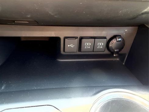 Used 2020 Toyota Highlander XLE image 40