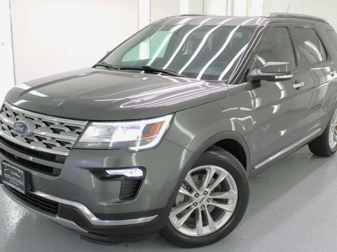 Used 2018 Ford Explorer Limited image 2