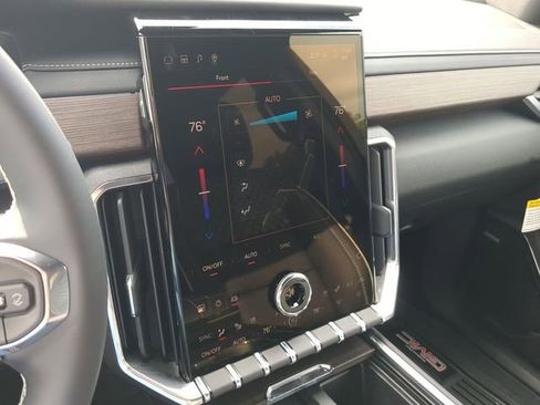 New 2026 GMC Acadia Denali w/ Super Cruise Package image 33