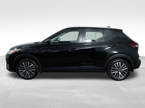 Used 2022 Nissan Kicks SV FWD image 6