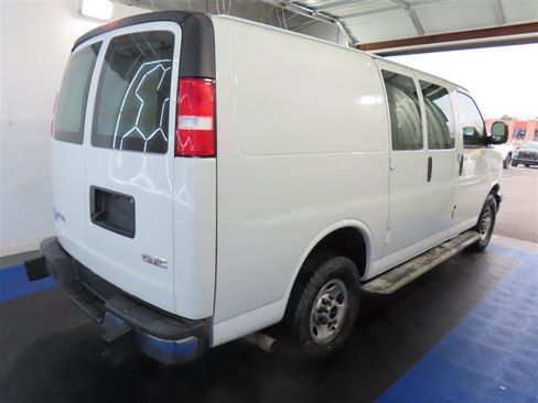 Used 2024 GMC Savana 2500 w/ Driver Convenience Package image 15