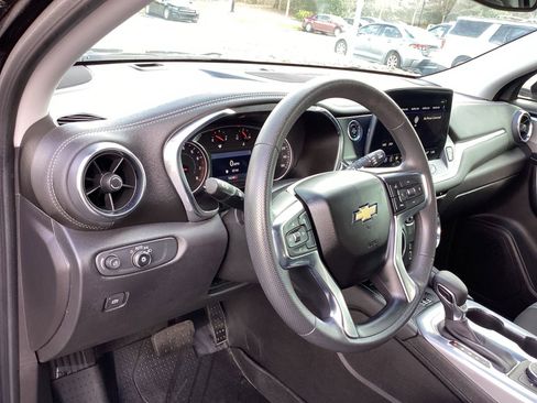 Used 2024 Chevrolet Blazer LT w/ Convenience Package FWD image 9
