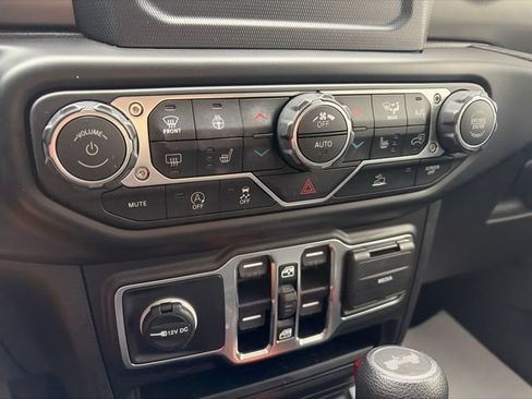 Used 2022 Jeep Wrangler Unlimited Sport AWD/4WD image 17