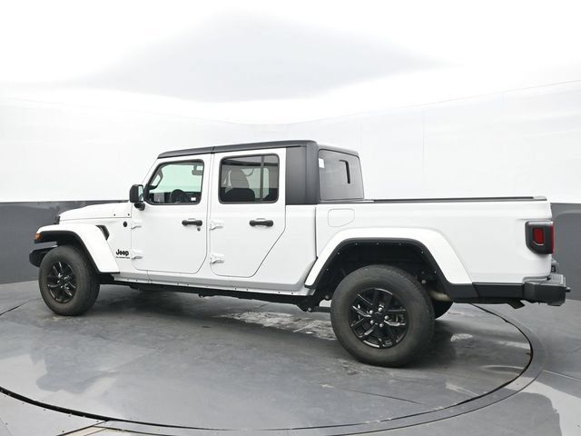Used 2022 Jeep Gladiator Sport AWD/4WD image 3