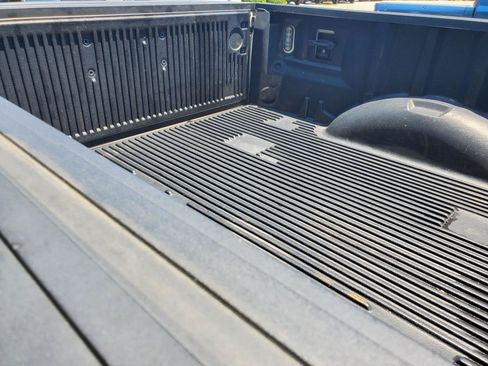Used 2019 Ford F150 XLT w/ Equipment Group 302A Luxury AWD/4WD image 11