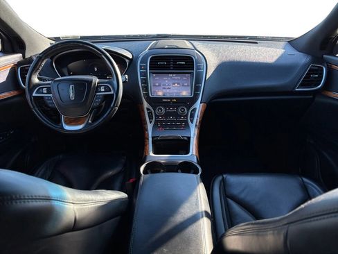 Used 2019 Lincoln Nautilus Select image 17