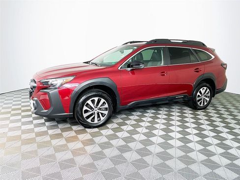 Certified 2025 Subaru Outback Premium AWD/4WD image 4