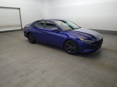 Used 2022 Hyundai Elantra SEL w/ Cargo Package image 11