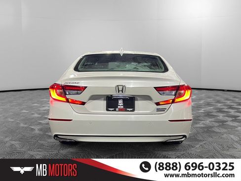 Used 2020 Honda Accord Touring image 4