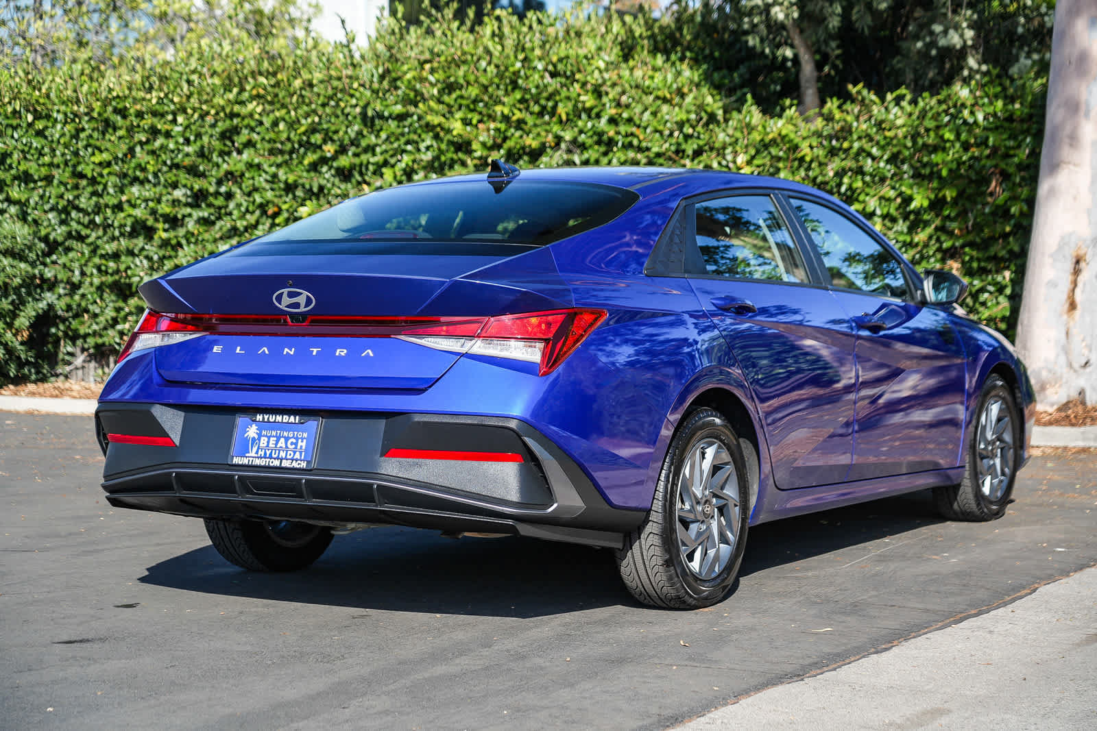 Certified 2024 Hyundai Elantra SEL FWD image 5
