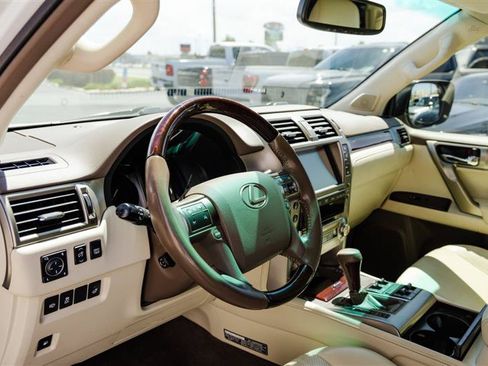 Used 2017 Lexus GX 460 Luxury AWD/4WD image 15