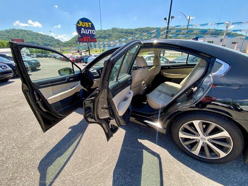 Used 2018 Subaru Legacy 3.6R Limited AWD/4WD image 14