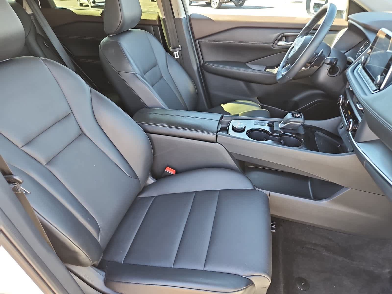 Used 2023 Nissan Rogue SV w/ SV Premium B Package AWD/4WD image 18