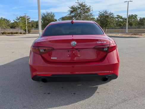 Used 2022 Alfa Romeo Giulia Sprint image 6