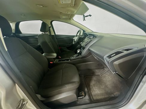 Used 2016 Ford Focus SE FWD image 29