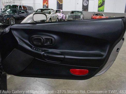 Used 1999 Chevrolet Corvette Coupe RWD image 36