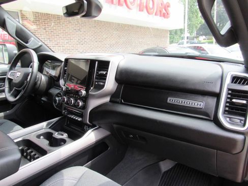 Used 2022 RAM 1500 Big Horn AWD/4WD image 36