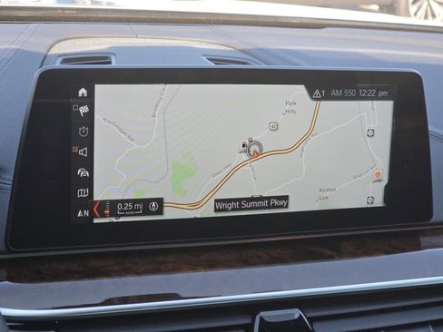 Used 2018 BMW M550i xDrive image 9