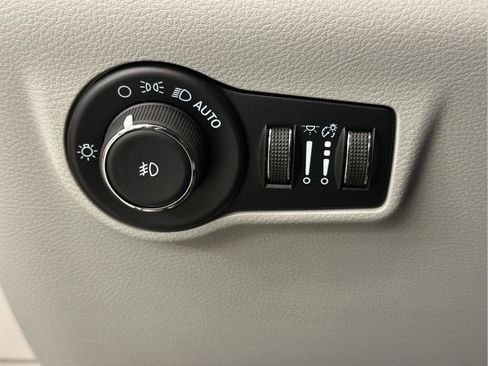 Used 2022 Jeep Compass Latitude w/ Convenience Group image 38