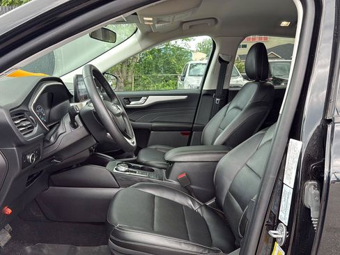 Used 2022 Ford Escape SEL w/ Equipment Group 302A AWD/4WD image 9