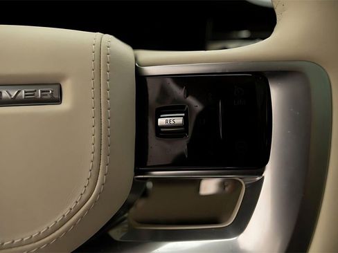 Used 2025 Land Rover Range Rover Autobiography image 40