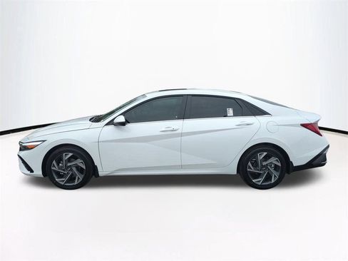 New 2026 Hyundai Elantra Limited FWD image 8