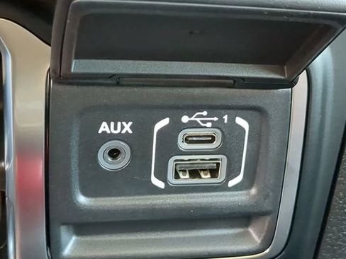 New 2024 Jeep Wrangler Unlimited Sahara w/ Technology Group image 22