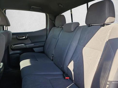 Used 2018 Toyota Tacoma TRD Sport w/ Technology Package image 16