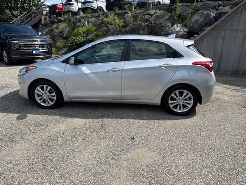 Used 2013 Hyundai Elantra GT FWD image 2