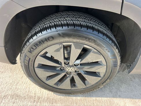 Used 2022 Volkswagen Taos S FWD image 17
