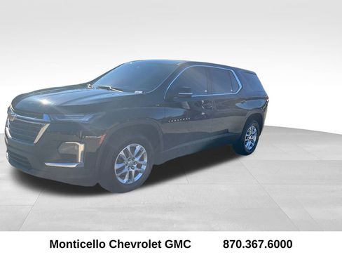 Used 2023 Chevrolet Traverse LS w/ Safety Package image 7