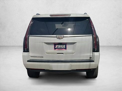 Used 2019 Cadillac Escalade Premium Luxury image 4