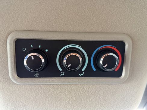 Used 2024 Chevrolet Express 3500 LT w/ LT Preferred Equipment Group RWD image 16