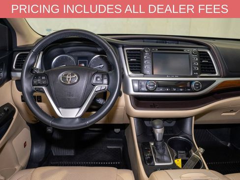 Used 2018 Toyota Highlander Limited FWD image 7