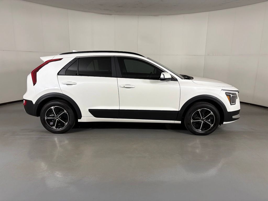New 2026 Kia Niro EX FWD image 9