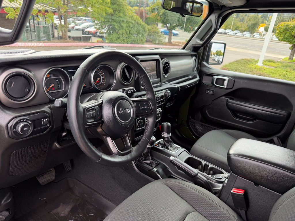 Used 2023 Jeep Wrangler Unlimited Sport AWD/4WD image 17