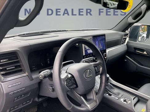 Used 2026 Lexus GX 550 AWD/4WD image 16