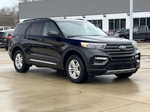 Certified 2023 Ford Explorer XLT w/ Equipment Group 202A image 7