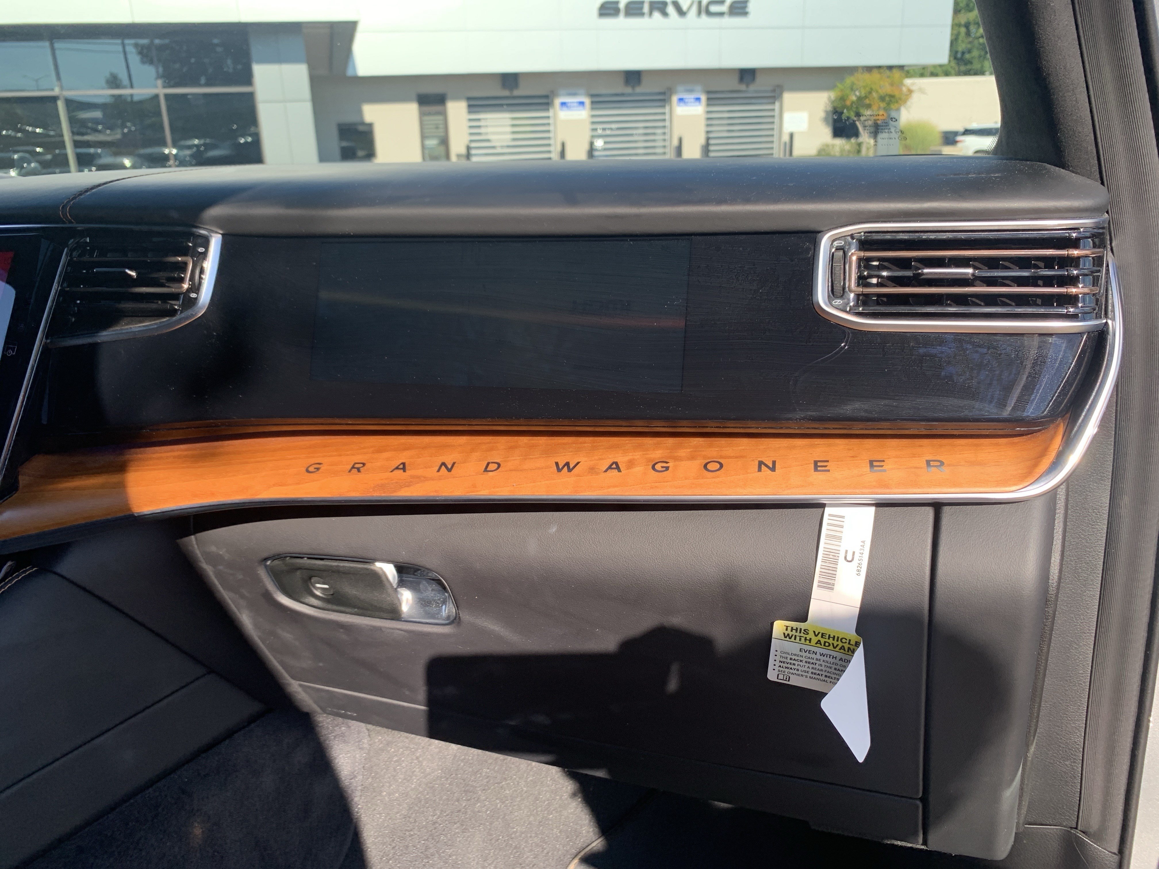 Used 2024 Jeep Grand Wagoneer Series III w/ Rear Seat Video Group 1 AWD/4WD image 39