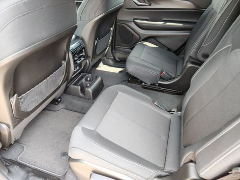 New 2025 Jeep Grand Cherokee L Laredo image 20