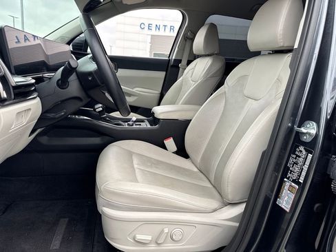 Used 2025 Kia Sorento S image 17