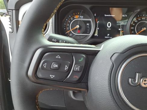 Used 2024 Jeep Wrangler Unlimited Sport AWD/4WD image 8