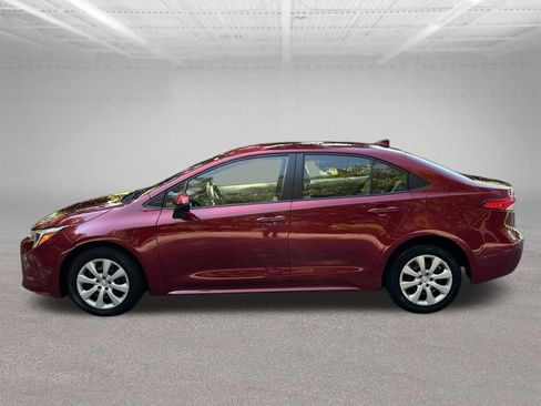 Used 2024 Toyota Corolla LE FWD image 2
